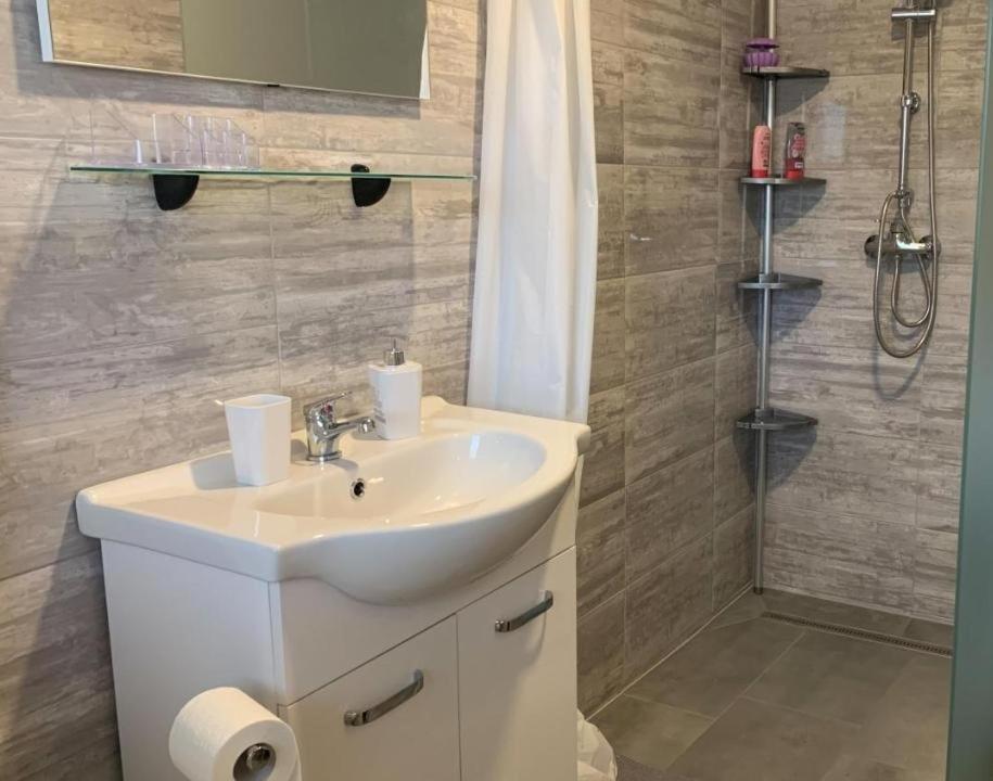 Holiday House Zlacka Gorca Pristava pri Mestinju Eksteriør bilde